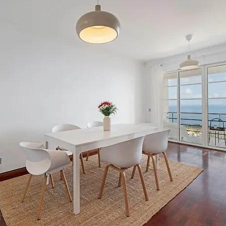 Casa Skyline By An Island Holiday home