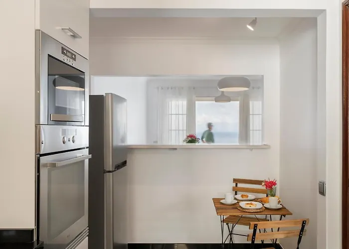 Casa Skyline By An Island